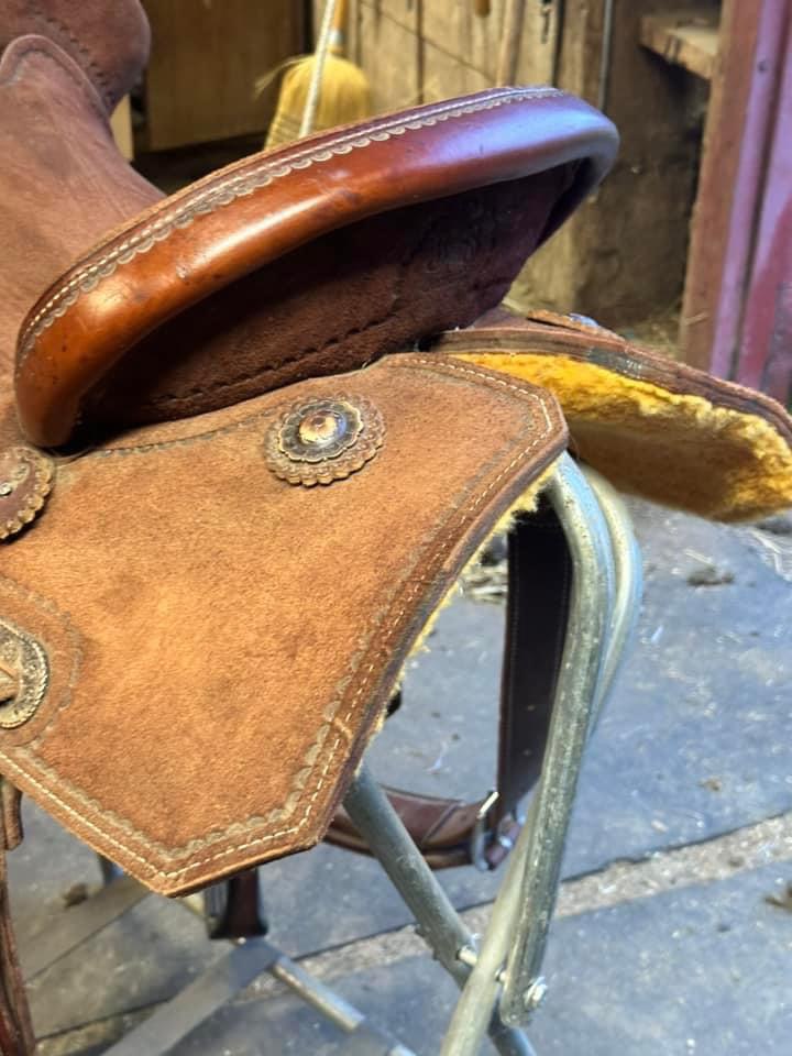 15” Fairely Used Burns saddle - Image 4